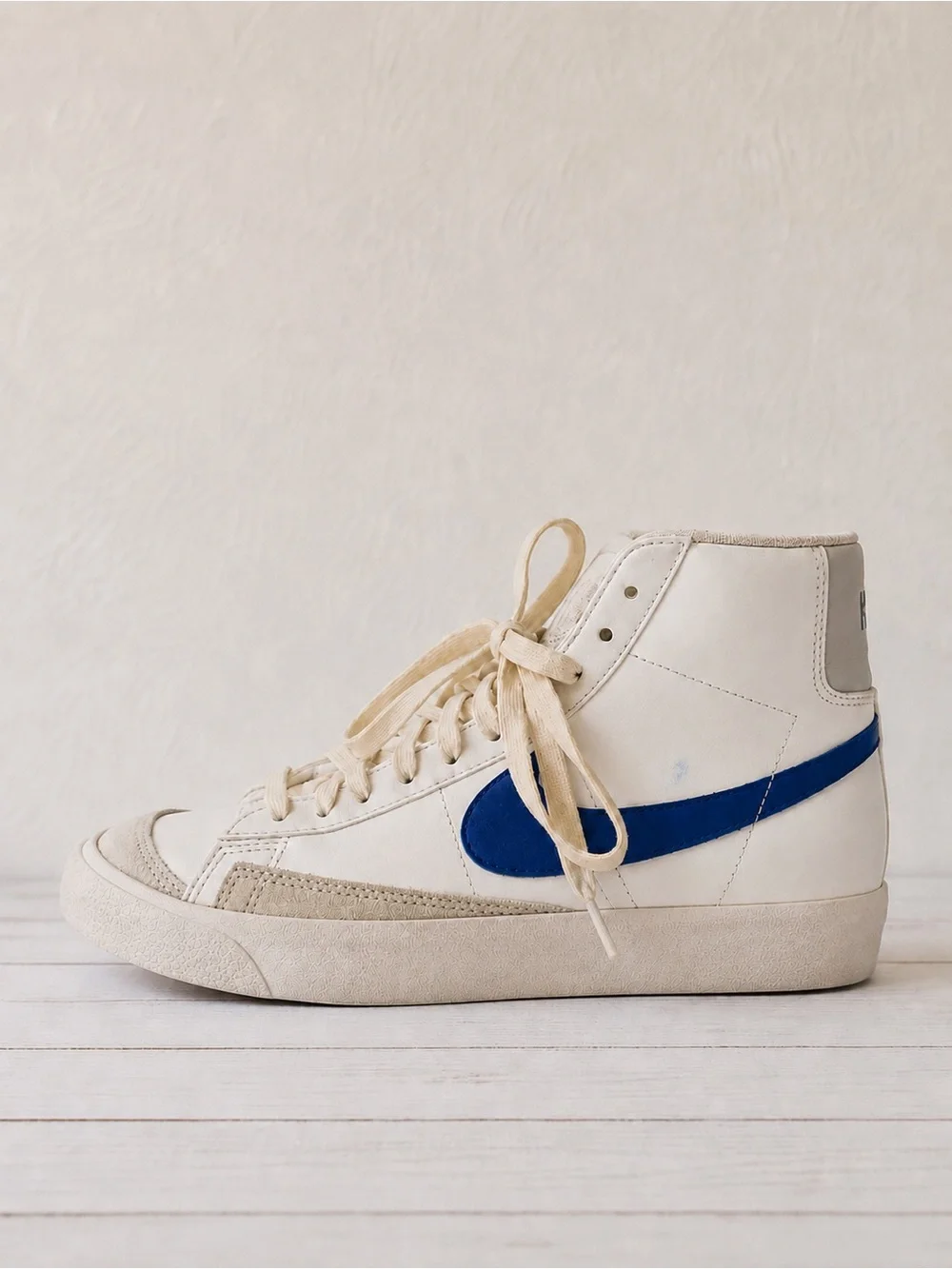 Nike White Leather Mid Top Blazer Mid 77’ Sail Game Royal Blue Sneakers GUC